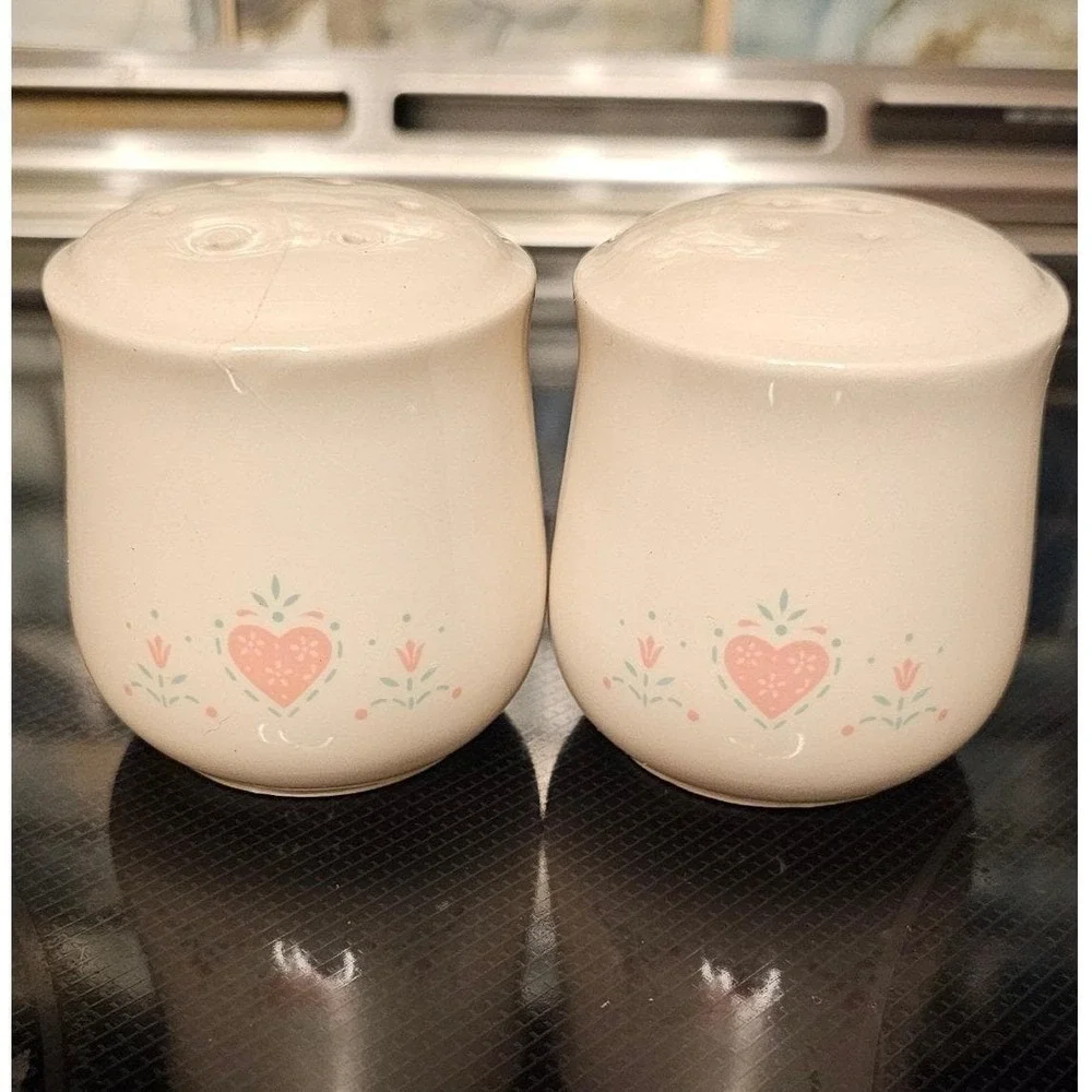 Vintage Heart Salt and Pepper Shakers Pink Floral Country Cottage Made in Japan